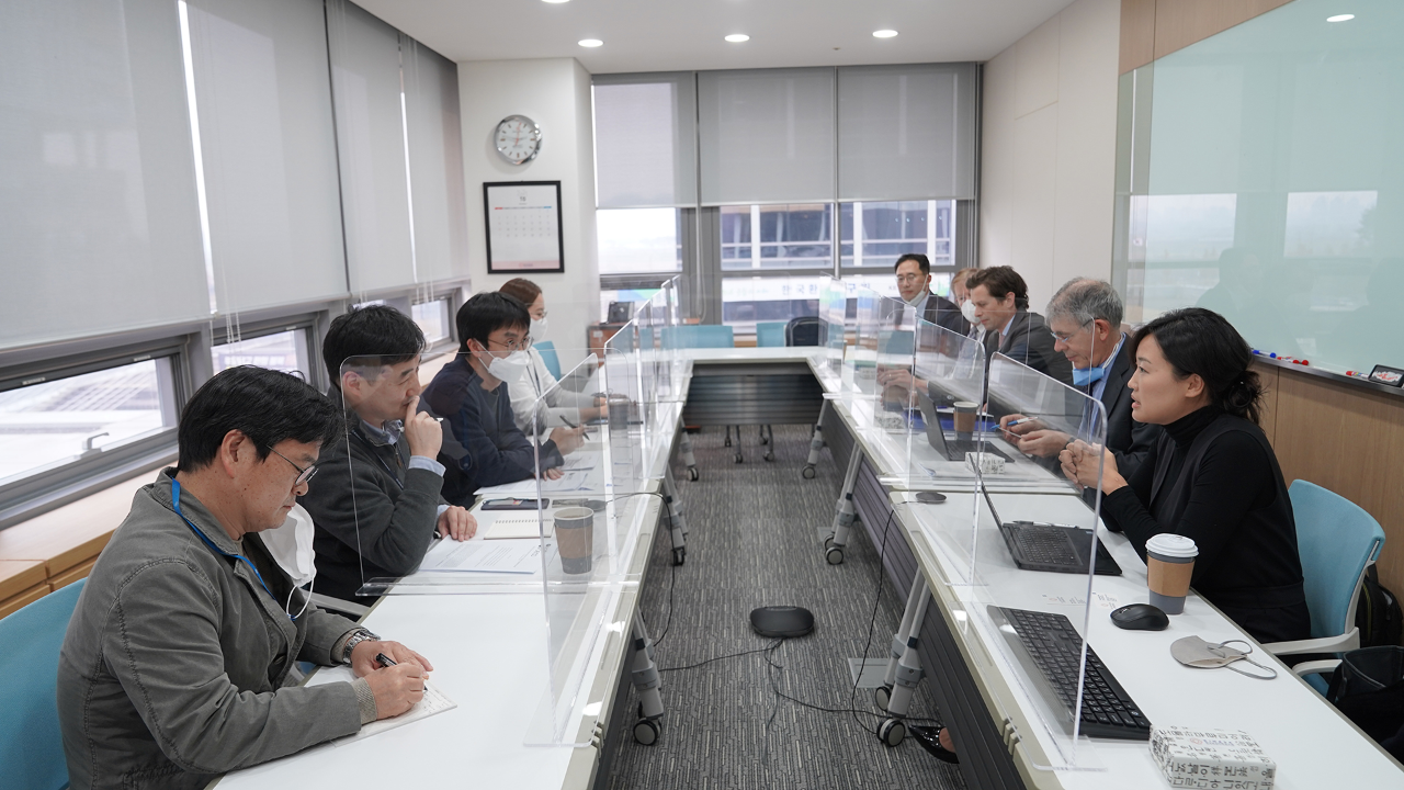 OECD Expert Group Visits KIHASA-6