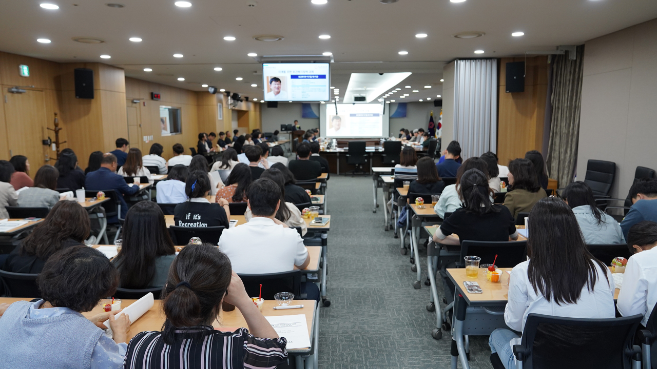 First Vice Minister of Health and Welfare Lee Ki-il Delivers Special Lecture at KIHASA-4