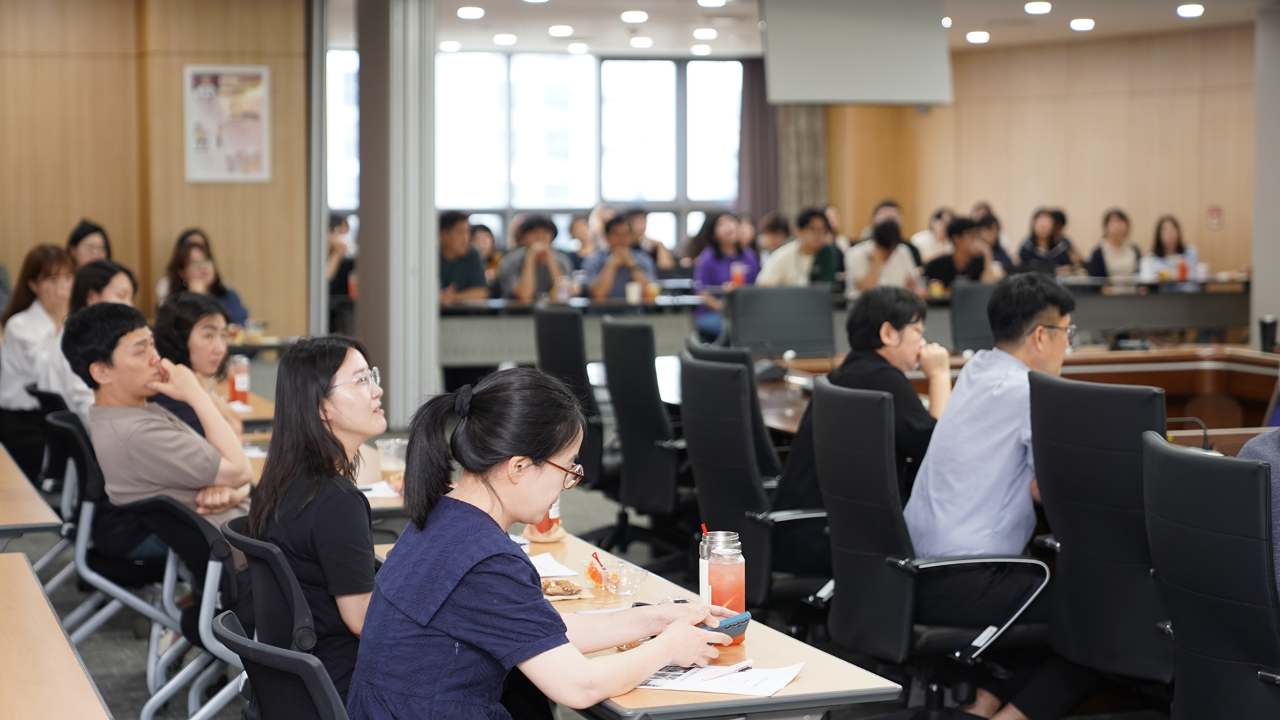 KIHASA Hosts Former Second Vice Minister Park Min-soo for Special Lecture-8