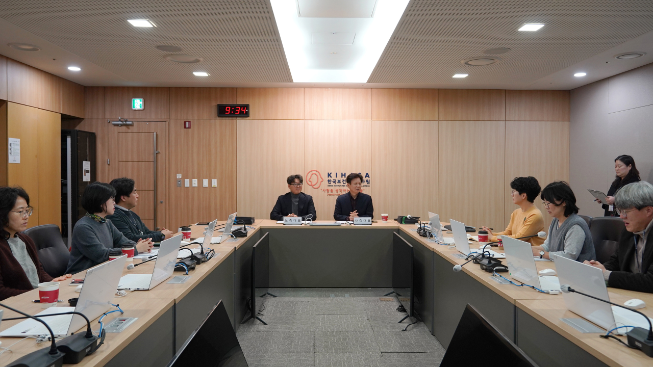 Signing of the Labor Management Agreement-5