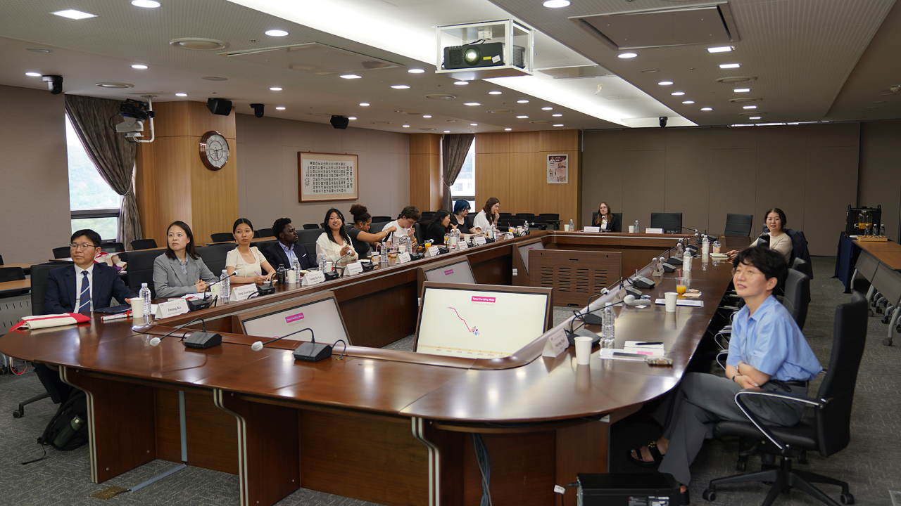 美 조지워싱턴대 한국학연구소(GWIKS) 해외연수단 방문-11