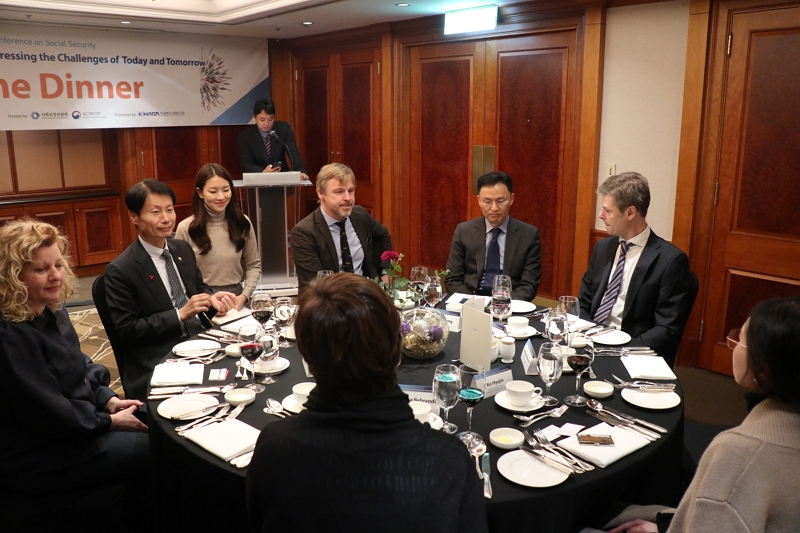 사회보장국제학술대회 초청 연사 만찬-11